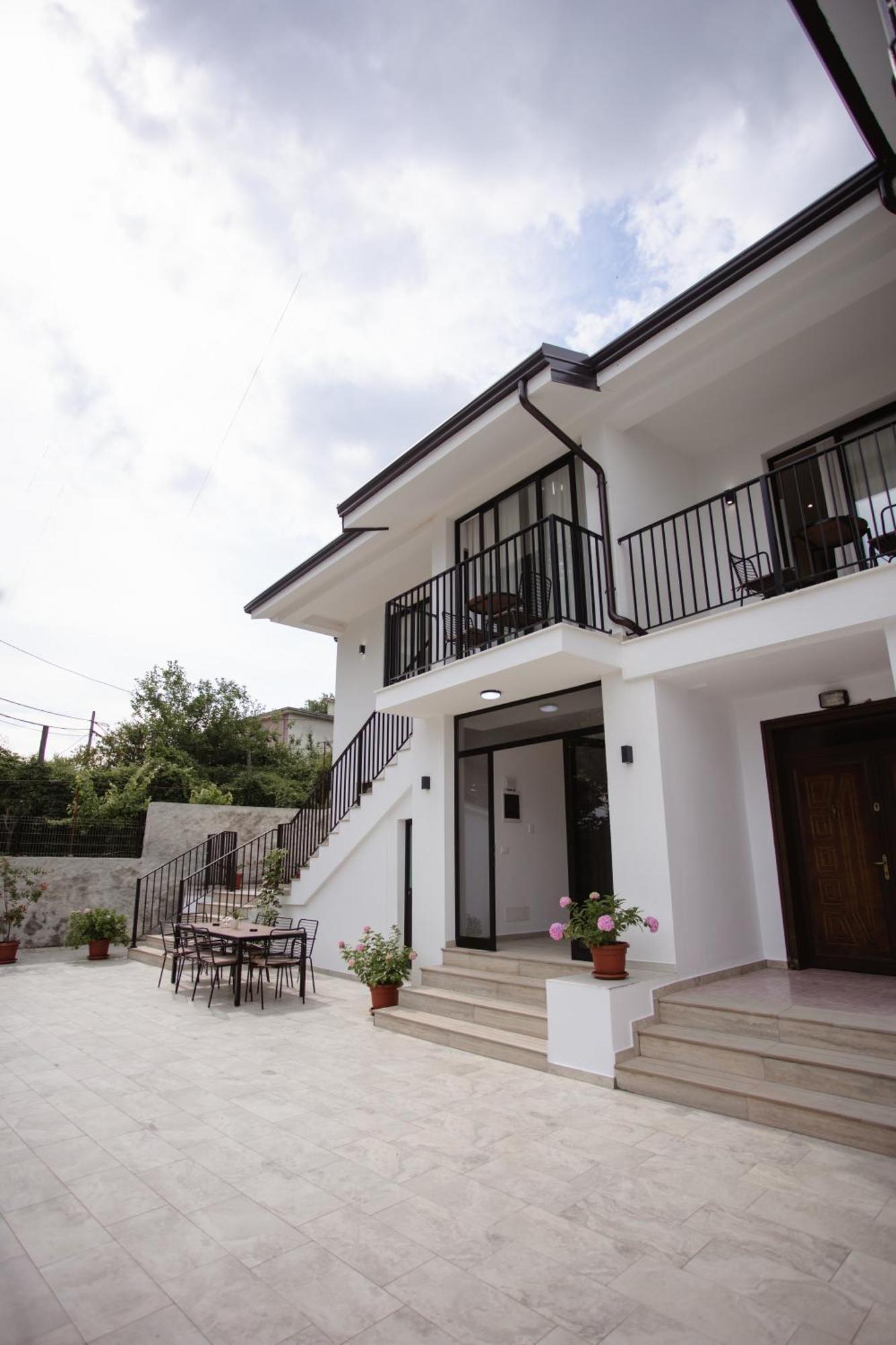 Serenity Shiroka Exterior photo