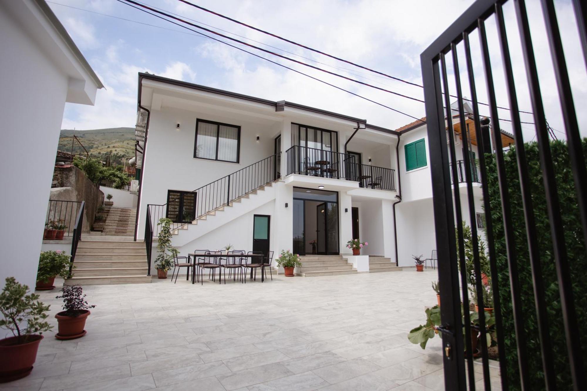 Serenity Shiroka Exterior photo